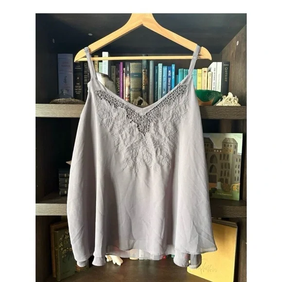 Torrid Gray Camisole with Lace Detail Women’s Size 1x - Picture 7 of 7